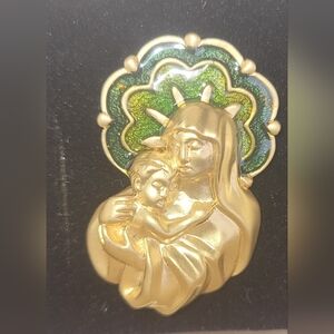 Vintage Avon Maddona And Child Pin